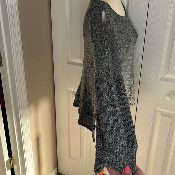 Hummingbird Sweater - Picture 4 of 8